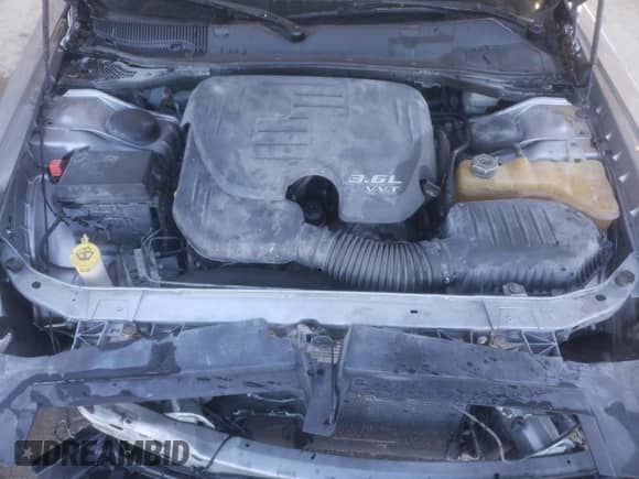 ✅ 2014 Dodge Challenger SXT • VIN: 2C3CDYAGXEH229952 • Lot: 90724065. Wystawiony na Copart z przebiegiem Nie podano. Bezpłatny archiwum sprzedaży aukcyjnych z USA i szczegółowy raport historii pojazdu na DreamBid. Zdjęcie 11.