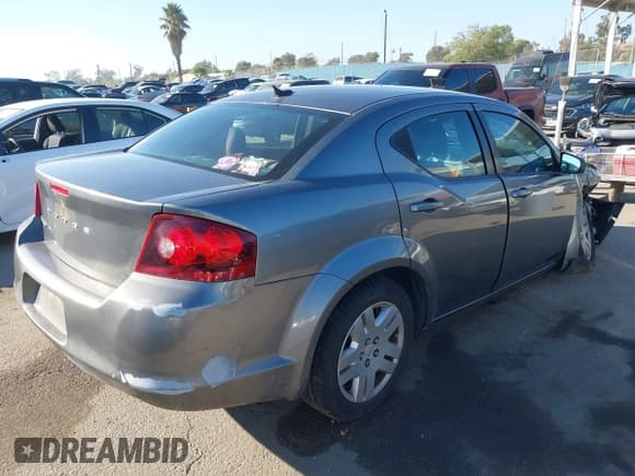 ✅ 2012 Dodge Avenger SE • VIN: 1C3CDZAB5CN220770 • Lot: 43534278. Wystawiony na IAAI z przebiegiem 120 187 mil. Bezpłatny archiwum sprzedaży aukcyjnych z USA i szczegółowy raport historii pojazdu na DreamBid. Zdjęcie 4.