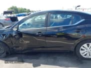 ✅ 2021 Nissan Sentra S • VIN: 3N1AB8BV1MY211941 • Lot: 43103581. Wystawiony na IAAI z przebiegiem 70 539 mil. Bezpłatny archiwum sprzedaży aukcyjnych z USA i szczegółowy raport historii pojazdu na DreamBid. Zdjęcie 14.
