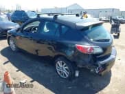 ✅ 2013 Mazda 3 i Grand Touring • VIN: JM1BL1M78D1818010 • Lot: 42060056. Wystawiony na IAAI z przebiegiem 139 157 mil. Bezpłatny archiwum sprzedaży aukcyjnych z USA i szczegółowy raport historii pojazdu na DreamBid. Zdjęcie 3.