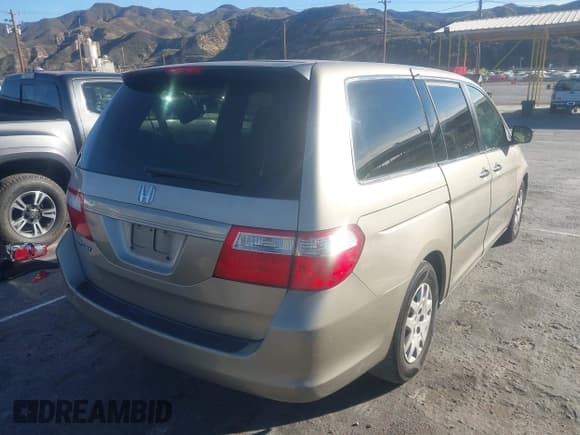 ✅ 2006 Honda Odyssey LX • VIN: 5FNRL38266B078783 • Лот: 43614777. Опубликован ранее на IAAI с пробегом 209 652 миль. Бесплатный доступ к архиву аукционных продаж из США и подробный отчёт об истории автомобиля на DreamBid. Изображение 4.