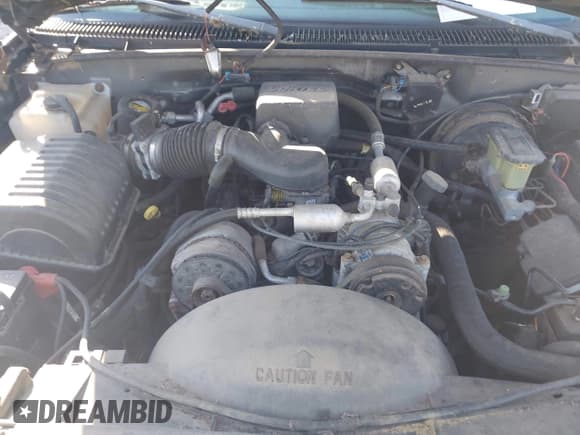 ✅ 1999 Chevrolet Suburban • VIN: 3GNFK16R9XG147947 • Lot: 43211972. Wystawiony na IAAI z przebiegiem 63 492 mil. Bezpłatny archiwum sprzedaży aukcyjnych z USA i szczegółowy raport historii pojazdu na DreamBid. Zdjęcie 10.