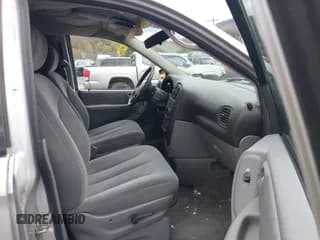 ✅ 2005 Dodge Caravan SE • VIN: 2D4GP24RX5R360553 • Lot: 43488380. Wystawiony na IAAI z przebiegiem 96 745 mil. Bezpłatny archiwum sprzedaży aukcyjnych z USA i szczegółowy raport historii pojazdu na DreamBid. Zdjęcie 5.