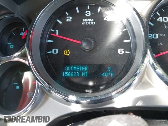 ✅ 2012 Chevrolet Silverado 1500 LT • VIN: 1GCPKSE74CF145134 • Lot: 43698193. Wystawiony na IAAI z przebiegiem 156 828 mil. Bezpłatny archiwum sprzedaży aukcyjnych z USA i szczegółowy raport historii pojazdu na DreamBid. Zdjęcie 16.