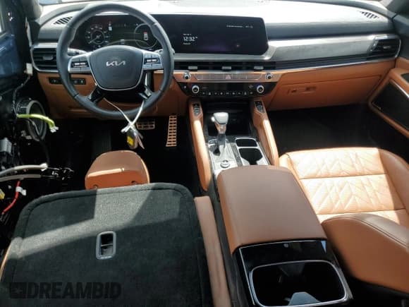 ✅ 2025 Kia Telluride SX X-Line • VIN: 5XYP5DGCXSG605387 • Lot: 51684945. Wystawiony na Copart z przebiegiem 1 891 mil. Bezpłatny archiwum sprzedaży aukcyjnych z USA i szczegółowy raport historii pojazdu na DreamBid. Zdjęcie 8.