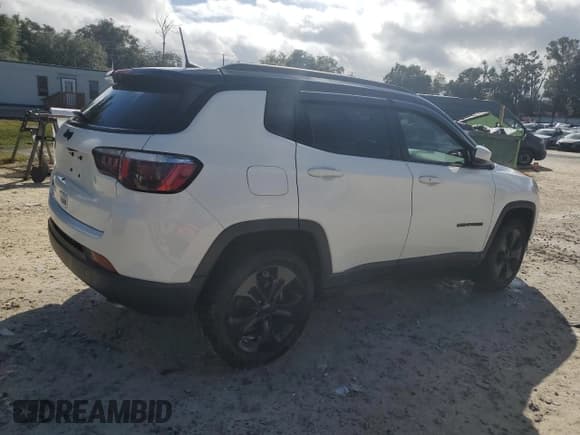 ✅ 2019 Jeep Compass Latitude • VIN: 3C4NJDBBXKT599777 • Lot: 89902695. Listed on Copart with 57,885 mi. Free auction sales archive from the USA and detailed vehicle history report at DreamBid. Image 3.