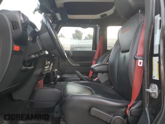 ✅ 2017 Jeep Wrangler Unlimited Rubicon Recon • VIN: 1C4BJWFG7HL737610 • Lot: 92395545. Listed on Copart with 156,415 mi. Free auction sales archive from the USA and detailed vehicle history report at DreamBid. Image 7.