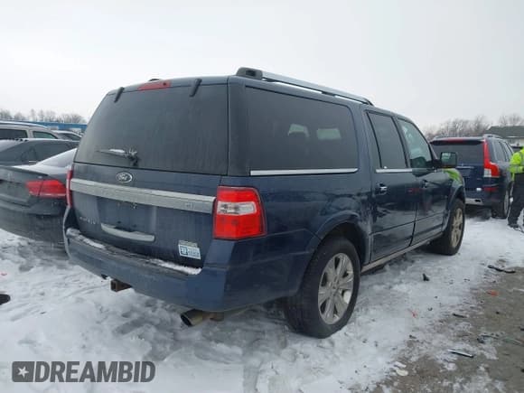 ✅ 2015 Ford Expedition Max Platinum • VIN: 1FMJK1MT3FEF26302 • Lot: 41286061. Wystawiony na IAAI z przebiegiem 147 659 mil. Bezpłatny archiwum sprzedaży aukcyjnych z USA i szczegółowy raport historii pojazdu na DreamBid. Zdjęcie 4.