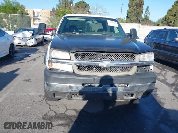 ✅ 2005 Chevrolet Silverado 2500HD LS • VIN: 1GCHK23265F915459 • Lot: 41829485. Wystawiony na IAAI z przebiegiem 109 464 mil. Bezpłatny archiwum sprzedaży aukcyjnych z USA i szczegółowy raport historii pojazdu na DreamBid. Zdjęcie 12.