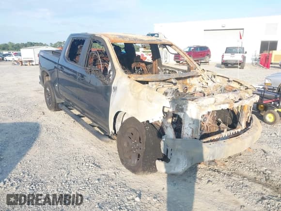 ✅ 2020 Chevrolet Silverado 1500 LT Trail Boss • VIN: 3GCPYFED8LG371011 • Lot: 42663339. Wystawiony na IAAI z przebiegiem Nie podano. Bezpłatny archiwum sprzedaży aukcyjnych z USA i szczegółowy raport historii pojazdu na DreamBid. Zdjęcie 1.