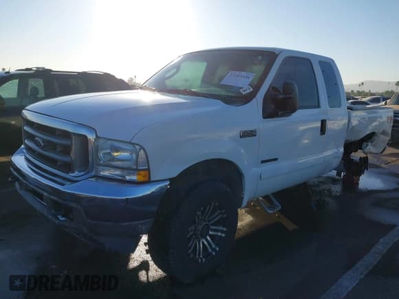 ✅ 2003 Ford F-250 XL • VIN: 1FTNX21F73EA48506 • Lot: 40266326. Wystawiony na IAAI z przebiegiem Nie podano. Bezpłatny archiwum sprzedaży aukcyjnych z USA i szczegółowy raport historii pojazdu na DreamBid. Zdjęcie 2.