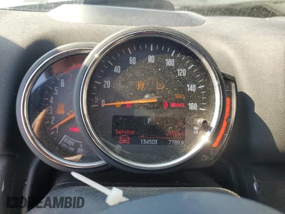 ✅ 2018 MINI Countryman Cooper S • VIN: WMZYT3C35J3D99329 • Lot: 86631935. Wystawiony na Copart z przebiegiem 134 503 mil. Bezpłatny archiwum sprzedaży aukcyjnych z USA i szczegółowy raport historii pojazdu na DreamBid. Zdjęcie 9.