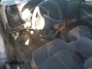 ✅ 2000 Chevrolet S-10 LS • VIN: 1GCCS1458YK249522 • Lot: 91729295. Wystawiony na Copart z przebiegiem 207 871 mil. Bezpłatny archiwum sprzedaży aukcyjnych z USA i szczegółowy raport historii pojazdu na DreamBid. Zdjęcie 8.