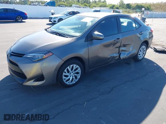 ✅ 2018 Toyota Corolla SE • VIN: 5YFBURHE2JP775327 • Lot: 43616858. Listed on IAAI with 41,155 mi. Free auction sales archive from the USA and detailed vehicle history report at DreamBid. Image 17.