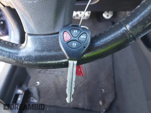 ✅ 2011 Toyota Camry LE • VIN: 4T1BF3EK7BU724326 • Lot: 43475898. Wystawiony na IAAI z przebiegiem 218 314 mil. Bezpłatny archiwum sprzedaży aukcyjnych z USA i szczegółowy raport historii pojazdu na DreamBid. Zdjęcie 11.