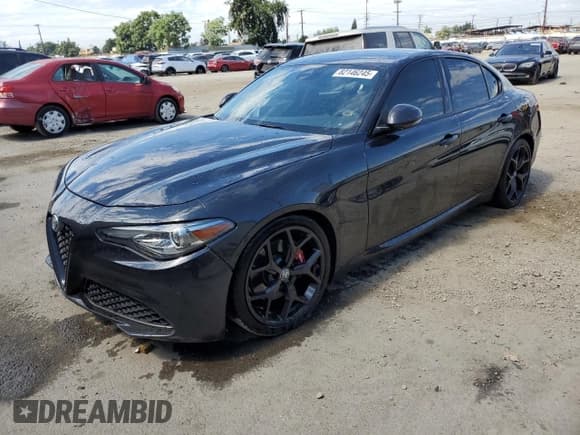 ✅ 2020 Alfa Romeo Giulia • VIN: ZARFAMAN7L7634058 • Lot: 82146245. Listed on Copart with 49,740 mi. Free auction sales archive from the USA and detailed vehicle history report at DreamBid. Image 1.