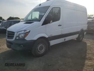 ✅ 2015 Mercedes-Benz Sprinter Cargo • VIN: WD3PE7CCXF5966487 • Lot: 69066224. Wystawiony na Copart z przebiegiem 65 472 mil. Bezpłatny archiwum sprzedaży aukcyjnych z USA i szczegółowy raport historii pojazdu na DreamBid. Zdjęcie 1.