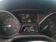 ✅ 2016 Ford Focus SE • VIN: 1FADP3FE4GL238420 • Lot: 64782595. Wystawiony na Copart z przebiegiem 64 204 mil. Bezpłatny archiwum sprzedaży aukcyjnych z USA i szczegółowy raport historii pojazdu na DreamBid. Zdjęcie 9.