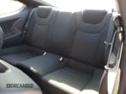 ✅ 2013 Hyundai Genesis Coupe R-Spec • VIN: KMHHT6KD0DU102258 • Lot: 43341015. Wystawiony na Copart z przebiegiem 112 571 mil. Bezpłatny archiwum sprzedaży aukcyjnych z USA i szczegółowy raport historii pojazdu na DreamBid. Zdjęcie 10.