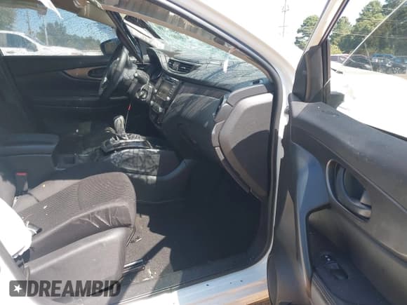 ✅ 2020 Nissan Rogue S • VIN: JN1BJ1CV4LW262403 • Lot: 43364899. Wystawiony na IAAI z przebiegiem 35 114 mil. Bezpłatny archiwum sprzedaży aukcyjnych z USA i szczegółowy raport historii pojazdu na DreamBid. Zdjęcie 5.