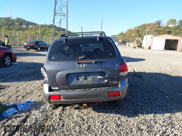 ✅ 2006 Hyundai Santa Fe GLS • VIN: KM8SC73D16U104176 • Лот: 43419641. Опубликован ранее на IAAI с пробегом Не указан. Бесплатный доступ к архиву аукционных продаж из США и подробный отчёт об истории автомобиля на DreamBid. Изображение 17.