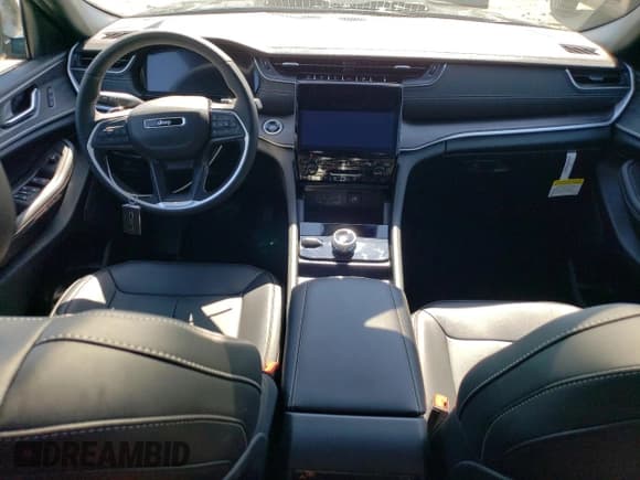 ✅ 2025 Jeep Grand Cherokee Limited • VIN: 1C4RJKBG0S8711129 • Lot: 71661985. Wystawiony na Copart z przebiegiem 38 mil. Bezpłatny archiwum sprzedaży aukcyjnych z USA i szczegółowy raport historii pojazdu na DreamBid. Zdjęcie 8.