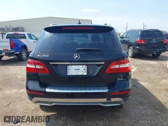 ✅ 2014 Mercedes-Benz M 350 • VIN: 4JGDA5JB5EA331696 • Лот: 43026386. Опубликован ранее на IAAI с пробегом 270 308 миль. Бесплатный доступ к архиву аукционных продаж из США и подробный отчёт об истории автомобиля на DreamBid. Изображение 16.