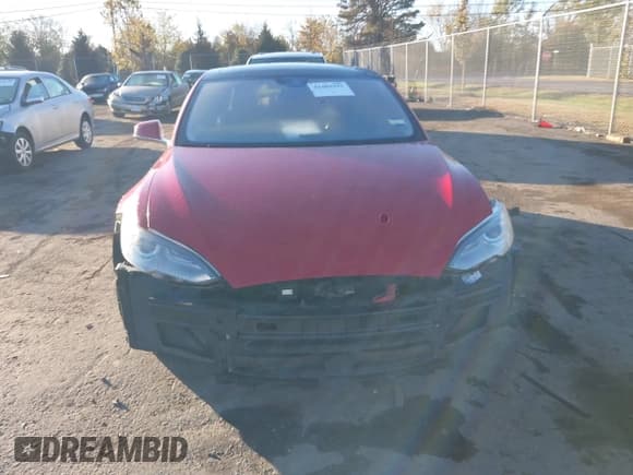 ✅ 2015 Tesla Model S 85D • VIN: 5YJSA1S2XFF085434 • Lot: 43489942. Wystawiony na IAAI z przebiegiem 144 123 mil. Bezpłatny archiwum sprzedaży aukcyjnych z USA i szczegółowy raport historii pojazdu na DreamBid. Zdjęcie 13.