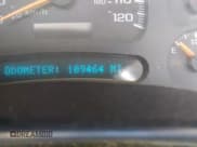 ✅ 2005 Chevrolet Silverado 2500HD LS • VIN: 1GCHK23265F915459 • Lot: 41829485. Wystawiony na IAAI z przebiegiem 109 464 mil. Bezpłatny archiwum sprzedaży aukcyjnych z USA i szczegółowy raport historii pojazdu na DreamBid. Zdjęcie 7.