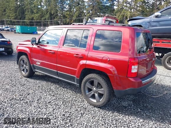 ✅ 2014 Jeep Patriot Latitude • VIN: 1C4NJRFB7ED588530 • Lot: 43483827. Listed on IAAI with 132,562 mi. Free auction sales archive from the USA and detailed vehicle history report at DreamBid. Image 3.