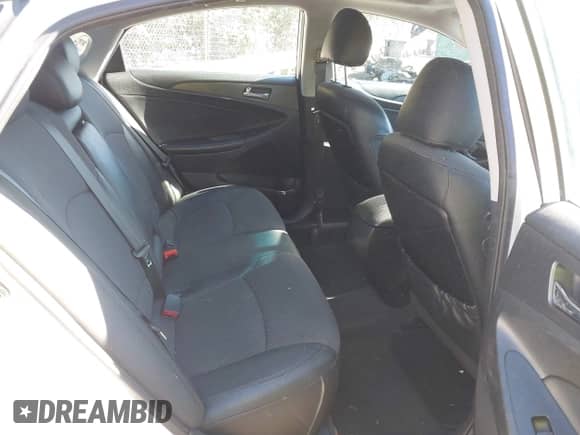 2013 Hyundai Sonata SE z VIN 5NPEC4AC0DH691181, wystawiony jako IAAI lot #43492376 z przebiegiem 138 400 mil mil oraz . Historia ofert i sprzedaży dostępna na DreamBid. Obrazek 8.