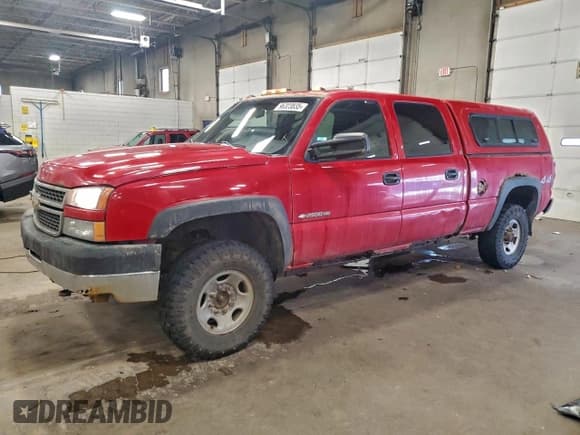 ✅ 2005 Chevrolet Silverado 2500HD LS • VIN: 1GCHK23U85F930143 • Лот: 96323835. Опубликован ранее на Copart с пробегом 342 389 миль. Бесплатный доступ к архиву аукционных продаж из США и подробный отчёт об истории автомобиля на DreamBid. Изображение 1.