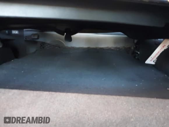 ✅ 2014 Chevrolet Corvette Z51 3LT • VIN: 1G1YL2D74E5106127 • Lot: 43217458. Wystawiony na IAAI z przebiegiem Nie podano. Bezpłatny archiwum sprzedaży aukcyjnych z USA i szczegółowy raport historii pojazdu na DreamBid. Zdjęcie 8.