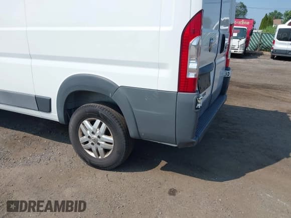 ✅ 2014 Ram ProMaster Cargo • VIN: 3C6TRVCG6EE103227 • Lot: 42812053. Wystawiony na IAAI z przebiegiem 154 357 mil. Bezpłatny archiwum sprzedaży aukcyjnych z USA i szczegółowy raport historii pojazdu na DreamBid. Zdjęcie 6.