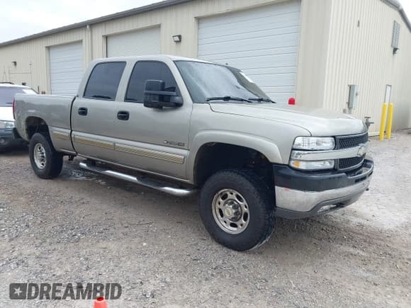 ✅ 2001 Chevrolet Silverado 2500HD LS • VIN: 1GCHK23U01F197127 • Лот: 42894034. Опубликован ранее на IAAI с пробегом 423 848 миль. Бесплатный доступ к архиву аукционных продаж из США и подробный отчёт об истории автомобиля на DreamBid. Изображение 1.