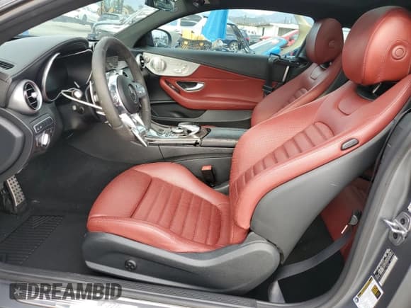 ✅ 2022 Mercedes-Benz C 43 AMG • VIN: W1KWJ6EBXNG114788 • Lot: 81777655. Wystawiony na Copart z przebiegiem 70 026 mil. Bezpłatny archiwum sprzedaży aukcyjnych z USA i szczegółowy raport historii pojazdu na DreamBid. Zdjęcie 7.