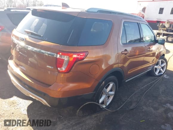 ✅ 2017 Ford Explorer XLT • VIN: 1FM5K8DH3HGA14987 • Lot: 41792458. Wystawiony na IAAI z przebiegiem 119 259 mil. Bezpłatny archiwum sprzedaży aukcyjnych z USA i szczegółowy raport historii pojazdu na DreamBid. Zdjęcie 4.