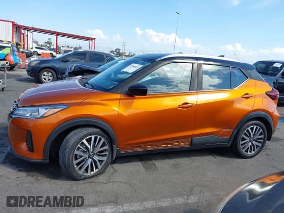 ✅ 2021 Nissan Kicks SV • VIN: 3N1CP5CV1ML559470 • Lot: 43250539. Wystawiony na IAAI z przebiegiem 104 180 mil. Bezpłatny archiwum sprzedaży aukcyjnych z USA i szczegółowy raport historii pojazdu na DreamBid. Zdjęcie 14.