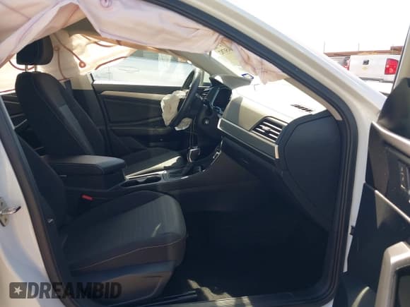 ✅ 2024 Volkswagen Jetta S • VIN: 3VW5M7BU8RM043611 • Lot: 43450782. Listed on IAAI with 21,074 mi. Free auction sales archive from the USA and detailed vehicle history report at DreamBid. Image 5.