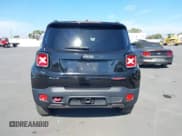 ✅ 2017 Jeep Renegade Trailhawk • VIN: ZACCJBCB0HPE94143 • Lot: 43760545. Wystawiony na IAAI z przebiegiem 84 422 mil. Bezpłatny archiwum sprzedaży aukcyjnych z USA i szczegółowy raport historii pojazdu na DreamBid. Zdjęcie 15.