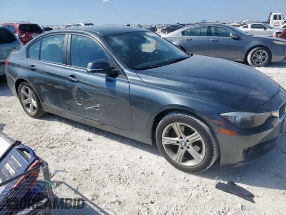 ✅ 2015 BMW 3 Series 328i xDrive • VIN: WBA3B5G58FNS17357 • Лот: 84263415. Опубликован ранее на Copart с пробегом 78 300 миль. Бесплатный доступ к архиву аукционных продаж из США и подробный отчёт об истории автомобиля на DreamBid. Изображение 4.