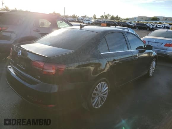 ✅ 2016 Volkswagen Jetta SEL • VIN: 3VWL17AJXGM396582 • Lot: 91821485. Listed on Copart with 105,330 mi. Free auction sales archive from the USA and detailed vehicle history report at DreamBid. Image 3.