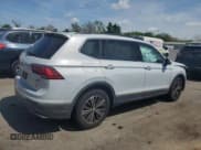 ✅ 2018 Volkswagen Tiguan SEL • VIN: 3VV2B7AX9JM036891 • Лот: 55384375. Опубликован ранее на Copart с пробегом 71 213 миль. Бесплатный доступ к архиву аукционных продаж из США и подробный отчёт об истории автомобиля на DreamBid. Изображение 3.