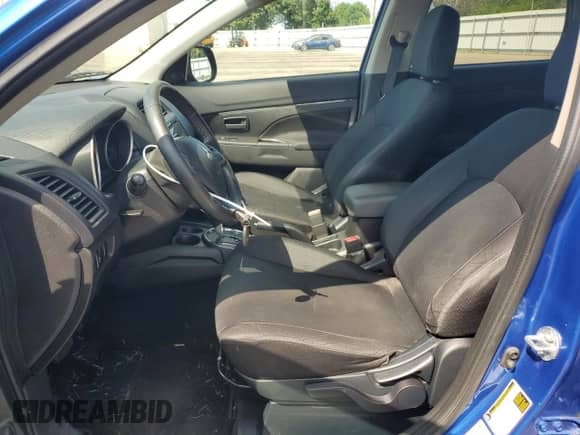 2015 Mitsubishi Outlander ES с VIN 4A4AR3AU0FE040872, выставлен на аукционе Copart как лот 69992485 с пробегом 117 674 миль миль и Списание • Salvage title. История ставок и продаж доступна на DreamBid. Изображение 7.