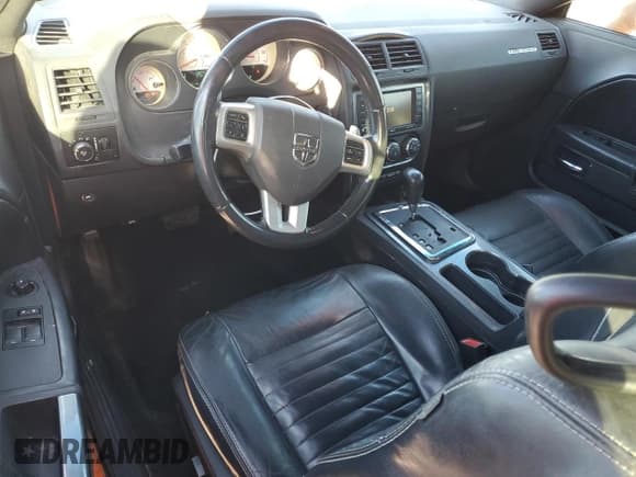 ✅ 2014 Dodge Challenger SXT • VIN: 2C3CDYAG4EH139616 • Lot: 44711775. Wystawiony na Copart z przebiegiem 160 714 mil. Bezpłatny archiwum sprzedaży aukcyjnych z USA i szczegółowy raport historii pojazdu na DreamBid. Zdjęcie 8.