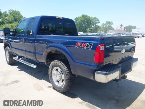 ✅ 2012 Ford F-250 XL • VIN: 1FT7X2B62CEA05487 • Lot: 42559223. Listed on IAAI with 171,690 mi. Free auction sales archive from the USA and detailed vehicle history report at DreamBid. Image 3.