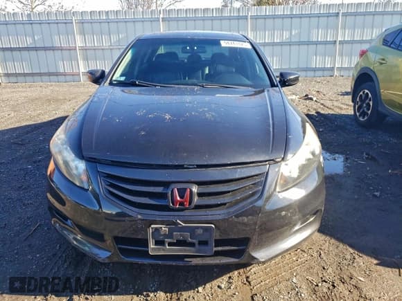 ✅ 2011 Honda Accord EX-L • VIN: 1HGCP3F85BA008472 • Lot: 94741425. Wystawiony na Copart z przebiegiem 238 884 mil. Bezpłatny archiwum sprzedaży aukcyjnych z USA i szczegółowy raport historii pojazdu na DreamBid. Zdjęcie 5.