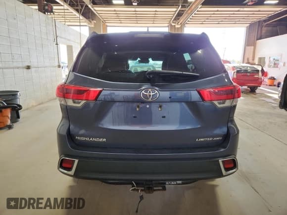 ✅ 2018 Toyota Highlander Limited Platinum • VIN: 5TDDZRFH9JS490798 • Lot: 91144855. Listed on Copart with 89,267 mi. Free auction sales archive from the USA and detailed vehicle history report at DreamBid. Image 6.