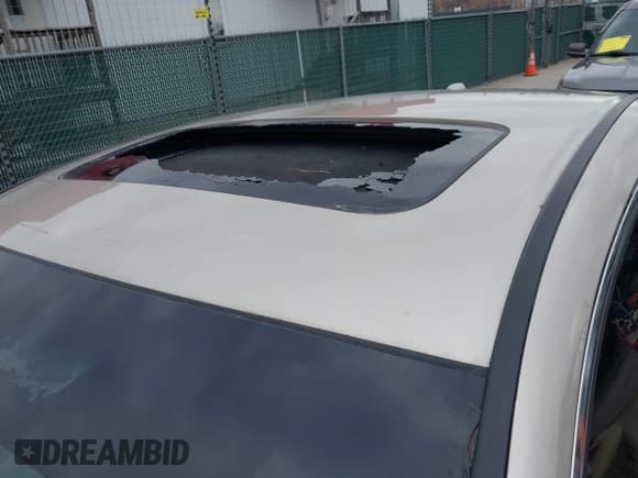 ✅ 2014 Honda Accord EX-L • VIN: 1HGCR3F89EA010112 • Lot: 43586051. Listed on IAAI with 96,316 mi. Free auction sales archive from the USA and detailed vehicle history report at DreamBid. Image 6.