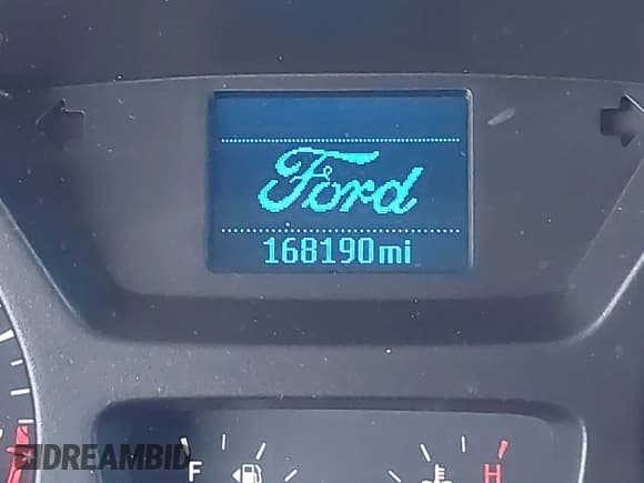 ✅ 2015 Ford Transit Cargo • VIN: 1FTYR2CM1FKA84524 • Lot: 42527762. Wystawiony na IAAI z przebiegiem 168 190 mil. Bezpłatny archiwum sprzedaży aukcyjnych z USA i szczegółowy raport historii pojazdu na DreamBid. Zdjęcie 11.